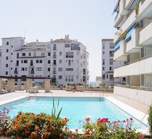 Вместительные апартаменты с 2 спальнями в Puerto Banus, продажа. №15778. ЭстейтСервис.