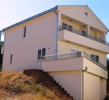 Просторный дом рядом с морем в Крашичах, продажа. №20155. ЭстейтСервис.