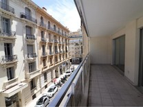 Квартира с большой террасой возле Boulevard Victor Hugo
