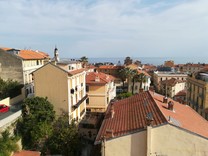 Трехкомнатная квартира с шикарным видом в Ментоне