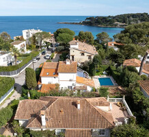 Вилла под реставрацию возле моря на Кап д'Антиб, продажа. №49476. ЭстейтСервис.