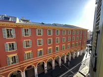 Квартира под капитальный ремонт в центре Ниццы