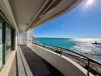 Пентхаус напротив пляжика в Ментоне