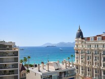 Пентхаус возле моря и отеля Карлтон