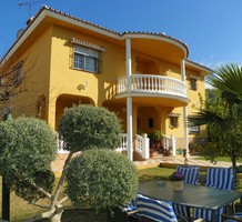 Вилла с четырьмя спальнями в Alhaurín de la Torre, продажа. №29179. ЭстейтСервис.
