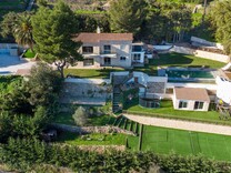 Имение с теннисным кортом в Гольф-Жуан