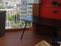 Атик с тремя спальнями в Барселоне, район El Coll (парк Гуэль)