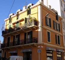 Трёхкомнатный пентхаус поблизости от rue d'Antibes , продажа. №36102. ЭстейтСервис.