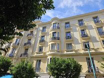 Квартира с потенциалом в центре Ментона