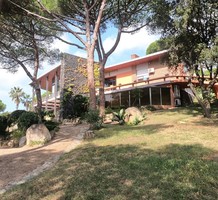 Особняк с потенциалом и 2 бассейнами в Cabrera de Mar, продажа. №40933. ЭстейтСервис.