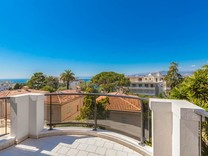 Четырехкомнатные апартаменты с видом на Мон Борон