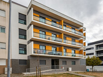 Квартира с четырьмя спальнями в районе Quinta da Courela