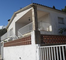 Уютная вилла с очаровательным участком в Lloret de Mar, продажа. №34864. ЭстейтСервис.