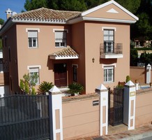 Вилла с шестью спальнями в Mijas Costa, продажа. №28842. ЭстейтСервис.