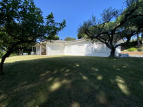 Просторный дом с морским видом в Рокаферрера