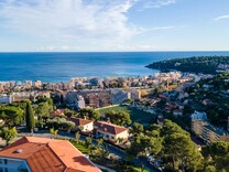 Квартира с видом на море в Рокбрюн-Кап-Мартен