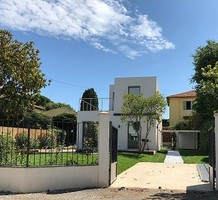 Новый дом с бассейном в начале Cap d'Antibes, продажа. №34983. ЭстейтСервис.