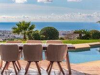 Вилла с теннисным кортом в Ницце