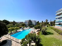 Четырехкомнатная квартира в Juan-les-Pins