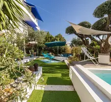 Очаровательная вилла с бассейном на Мон Борон, продажа. №51000. ЭстейтСервис.