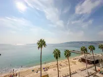 Апартаменты напротив пляжа в Антибе