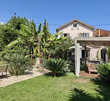 Дом в километре от моря - Cannes la Bocca, продажа. №50859. ЭстейтСервис.