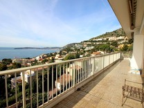 Большие апартаменты с видом в Cap-d'Ail