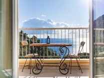 Квартира с паркингом в Èze Bord de Mer