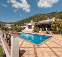 Большой дом с четырьмя спальнями в Mijas Costa, продажа. №28899. ЭстейтСервис.
