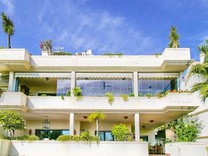 Большие апартаменты с 4 спальнями в Марбелье