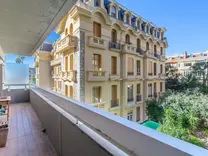 Квартира с гаражом в Золотом Квадрате - Rue Maccarani 