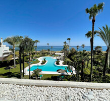 Penthouse a first line beach in Costalita, Estepona