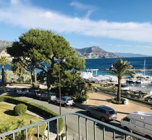 Большой дуплекс напротив моря и порта Cap-Ferrat, продажа. №41196. ЭстейтСервис.