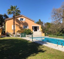 Трёхуровневый дом с хорошим потенциалом в Mougins, продажа. №39162. ЭстейтСервис.