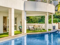 Квартира-вилла с частным бассейном в Каннах