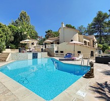 Дизайнерская вилла с пятью спальнями в Mougins, продажа. №37198. ЭстейтСервис.