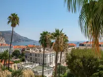 Квартира с гаражом и ремонтом, Beaulieu-sur-Mer