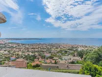 Дом с шикарной панорамой между Vallauris и Golfe Juan