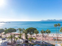 Апартаменты с прямым видом на море возле Martinez