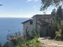 Дом с большим участком и потенциалом на Рокебрюн-кап-Мартен