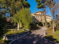 Владение с большим участком в Ницце