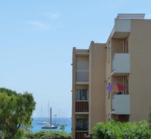 Вместительные апартаменты с одной спальней с видом на море в Антибах, продажа. №16974. ЭстейтСервис.