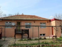 Новый просторный дом в селе Изгрев