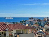 Квартира с видом на море и Старый город в Каннах