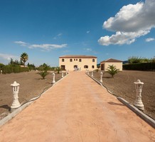 Вилла с 5 спальнями в Alhaurín de la Torre, продажа. №28384. ЭстейтСервис.