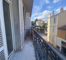 Редкая квартира под ремонт в Каннах, rue Boucicaut, продажа. №40218. ЭстейтСервис.