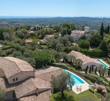 Имение с пятью спальнями в Chateauneuf-Grasse, продажа. №42102. ЭстейтСервис.