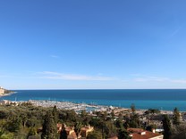 Красивая вилла с панорамным видом на море в Garavan