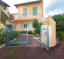 Квартира с тремя спальнями на Saint-Jean-Cap-Ferrat, продажа. №35810. ЭстейтСервис.