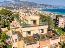Дуплекс с видом в районе Parc Du Cap Martin